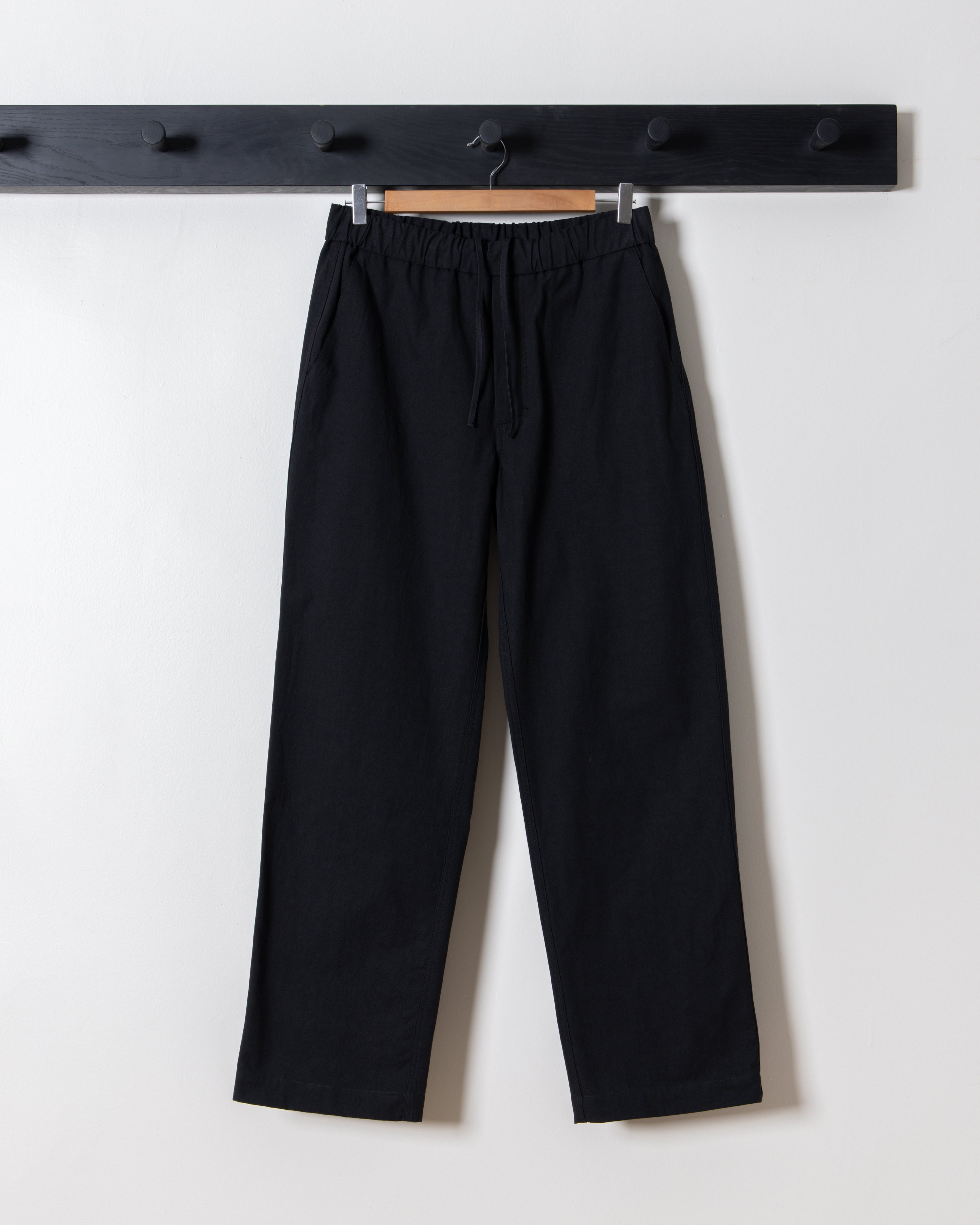 Throw Pant in Black
