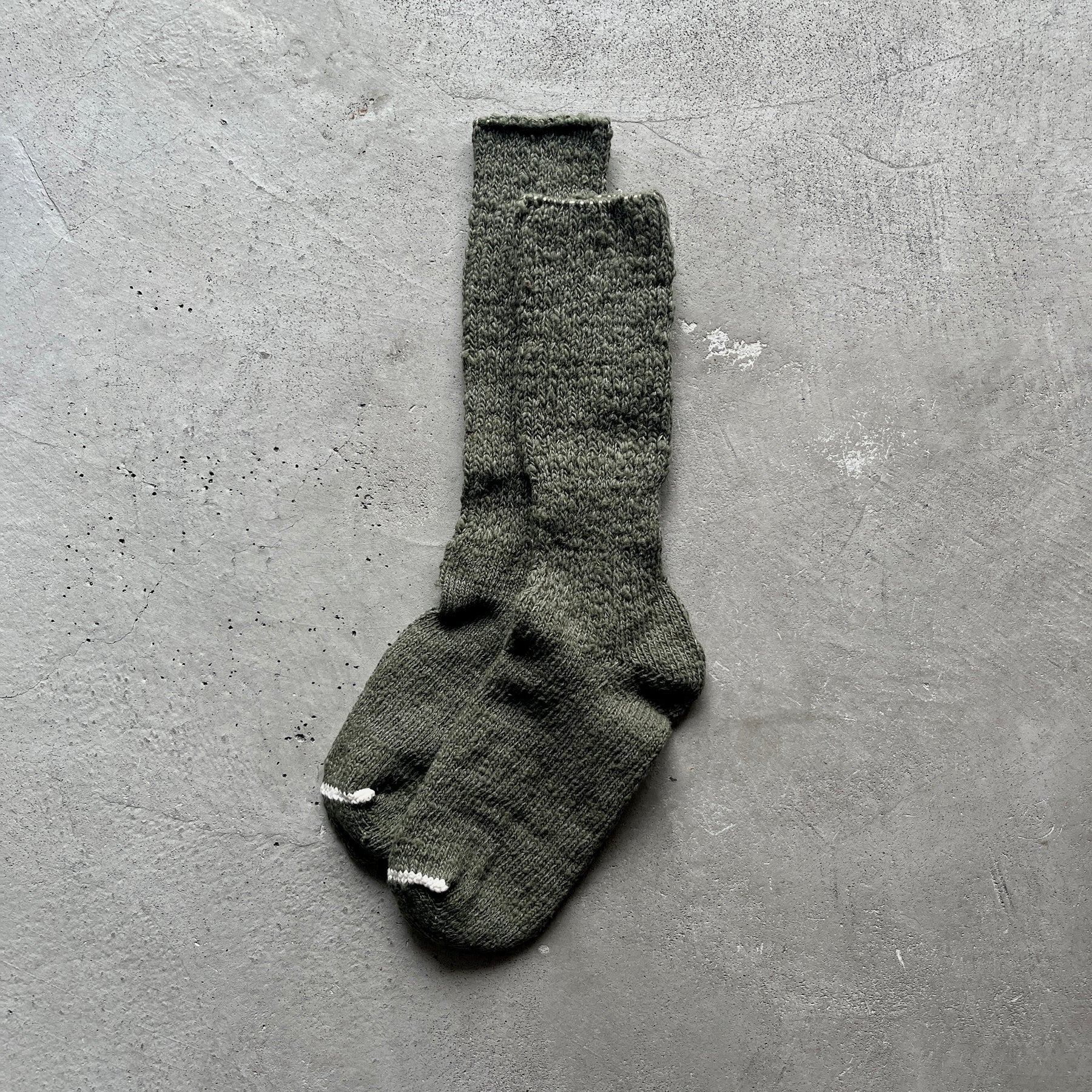 Garabou Organic Cotton Slipper Socks in Khaki
