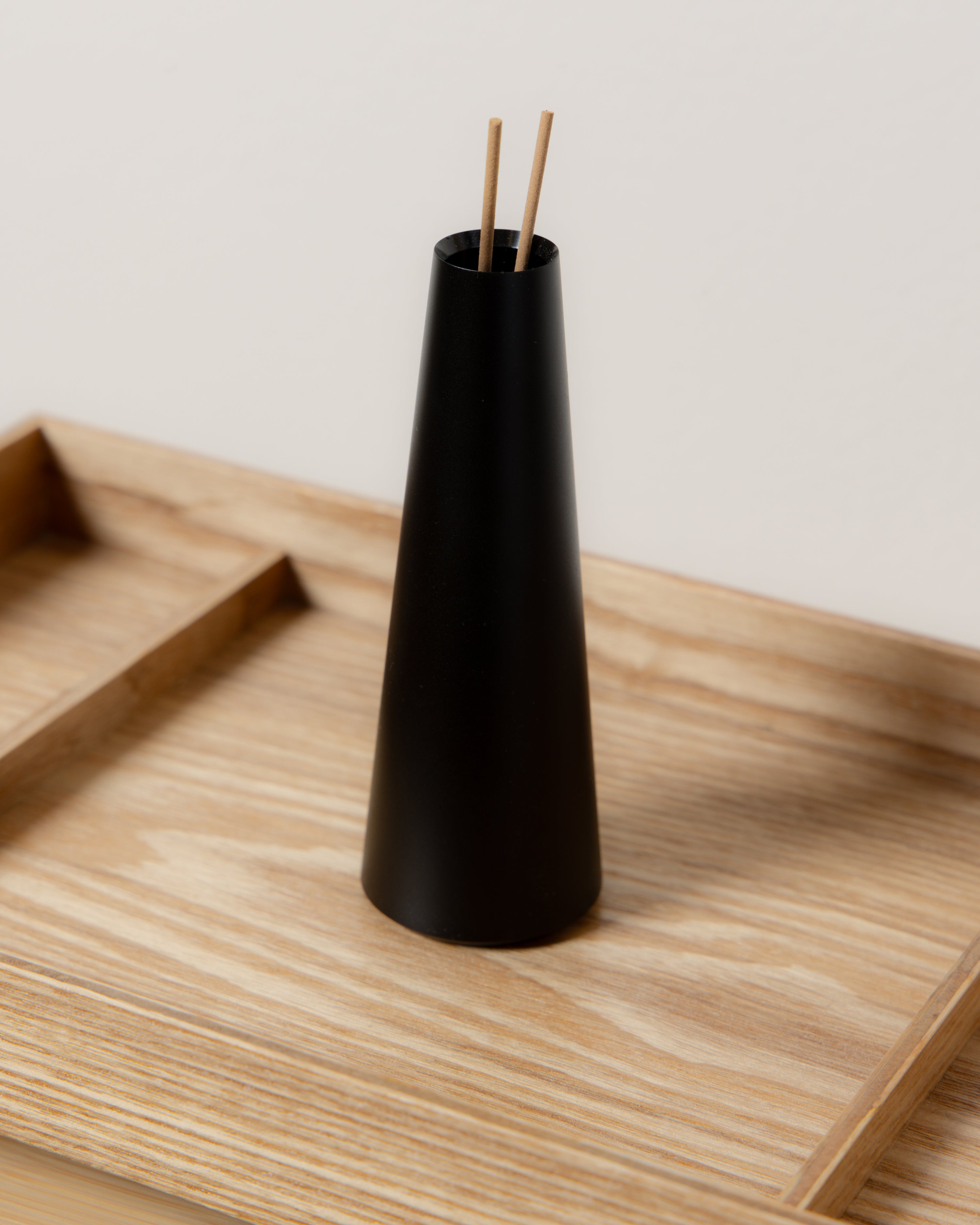 Aluminum Incense Vase in Carbon Black